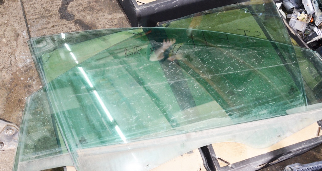 Geam stanga sau dreapta fata Citroen C5 2001 - 2004