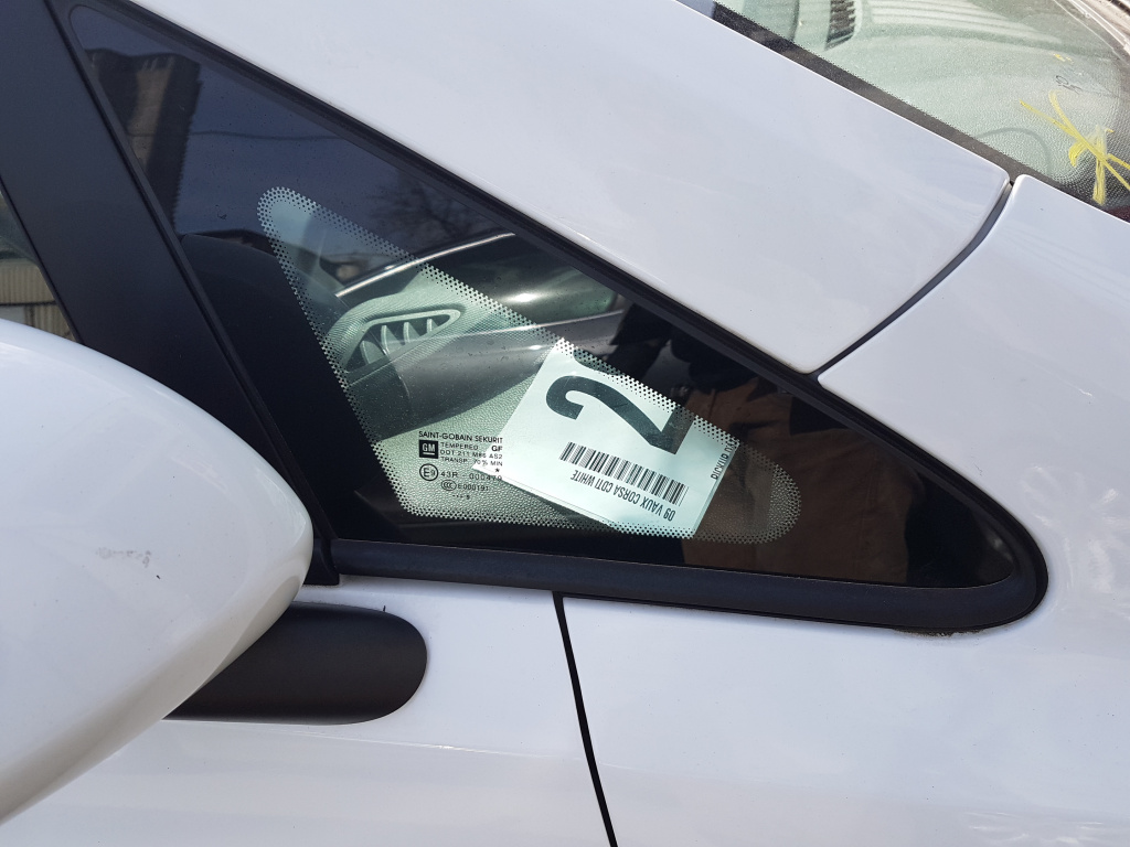 Geam / Sticla Aripa / Caroserie Dreapta Fata Opel Corsa D 2006 - 2014