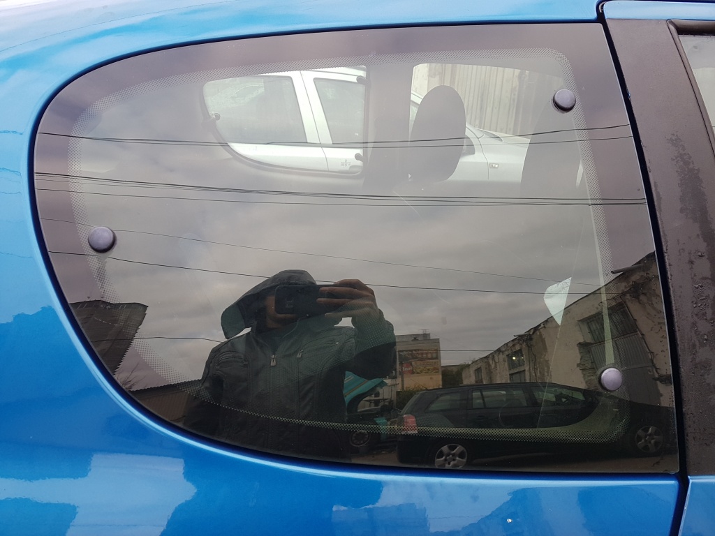 Geam / Sticla Aripa Dreapta Fix Peugeot 206 Coupe 1998 - 2009