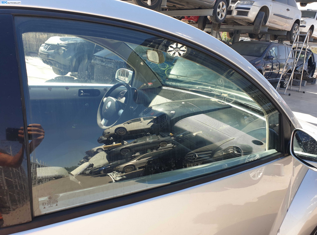 Geam Sticla Culisant de pe Usa Portiera Dreapta Volkswagen New Beetle 1998 - 2010 [K6840]