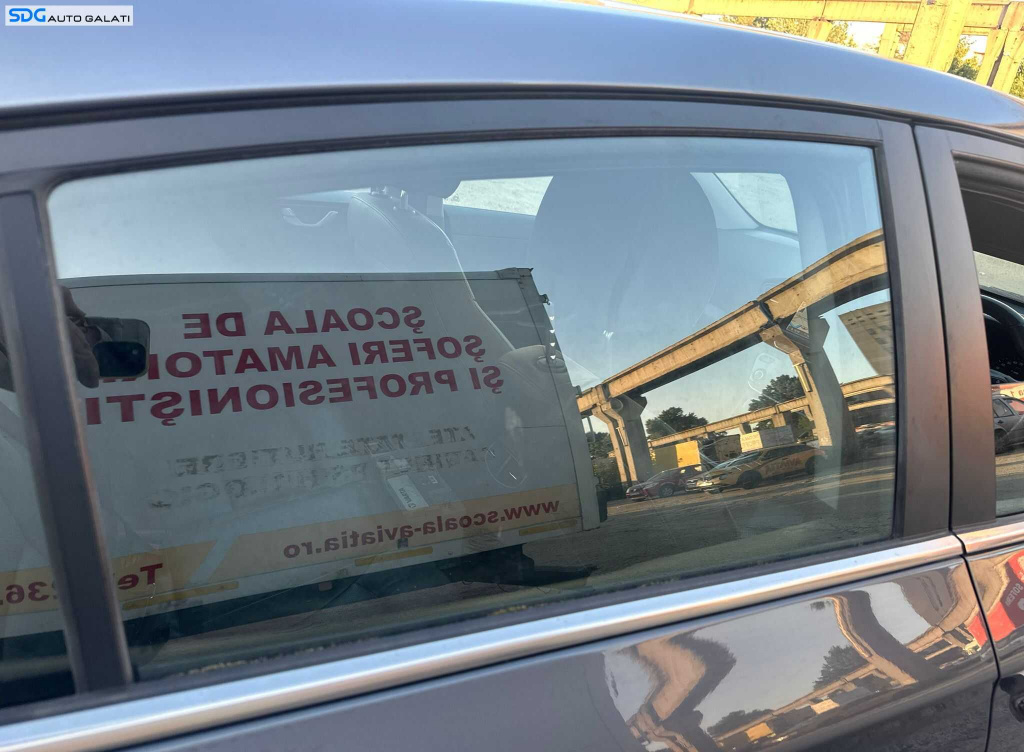 Geam Sticla Culisant de pe Usa Portiera 