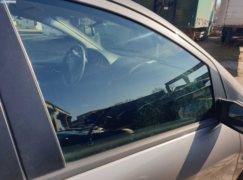 Geam Sticla Culisant de pe Usa Portiera Dreapta Fata Mercedes Clasa A Class W169 2004 - 2012 [K1982]