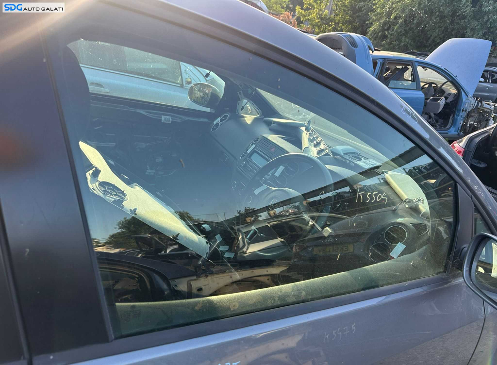 Geam Sticla Culisant de pe Usa Portiera Dreapta Fata Volkswagen Golf 6 Plus 2008 - 2014 [K5504]