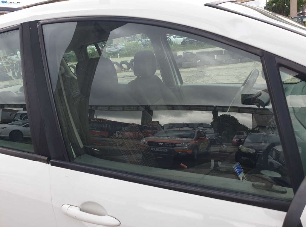 Geam Sticla Culisant de pe Usa Portiera Dreapta Fata Renault Grand Modus 2004 - 2012 [K5893]