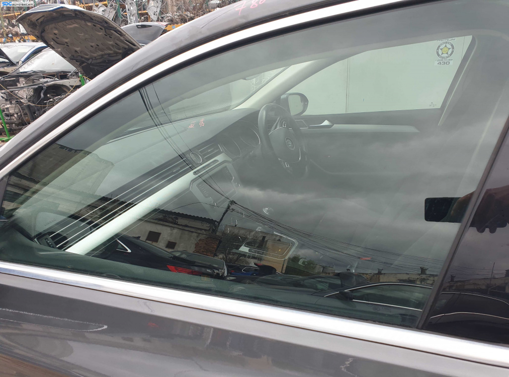 Geam Sticla Culisant de pe Usa Portiera Stanga Fata Volkswagen Passat B8 2015 - 2020 [K4719]