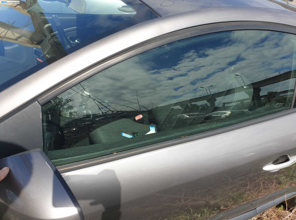 Geam Sticla Culisant de pe Usa Portiera Stanga Renault Megane 3 Coupe 2 Usi 2008 - 2016 [K5756]