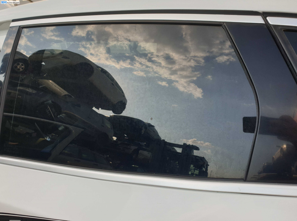 Geam Sticla Culisant de pe Usa Portiera Stanga Spate Volvo V40 2012 - 2019 [K7053]