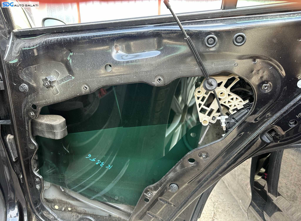 Geam Sticla Culisant Usa Portiera Dreapta Spate Volkswagen Tiguan 2007 - 2015 [K3856]