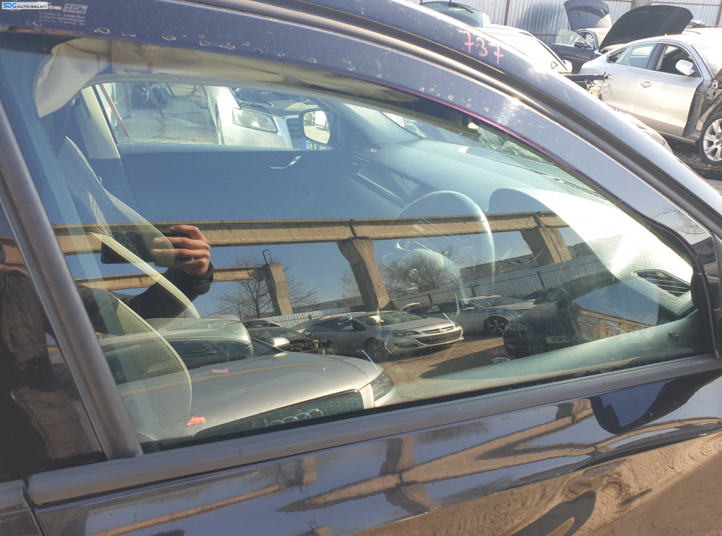 Geam Sticla de pe Usa Portiera Dreapta Fata Pasager Skoda Rapid 2012 - 2017 [K4371]