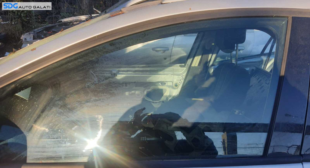 Geam Sticla de pe Usa Portiera Stanga Fata Renault Megane 3 Grandtour 2008 - 2015 [C1665]