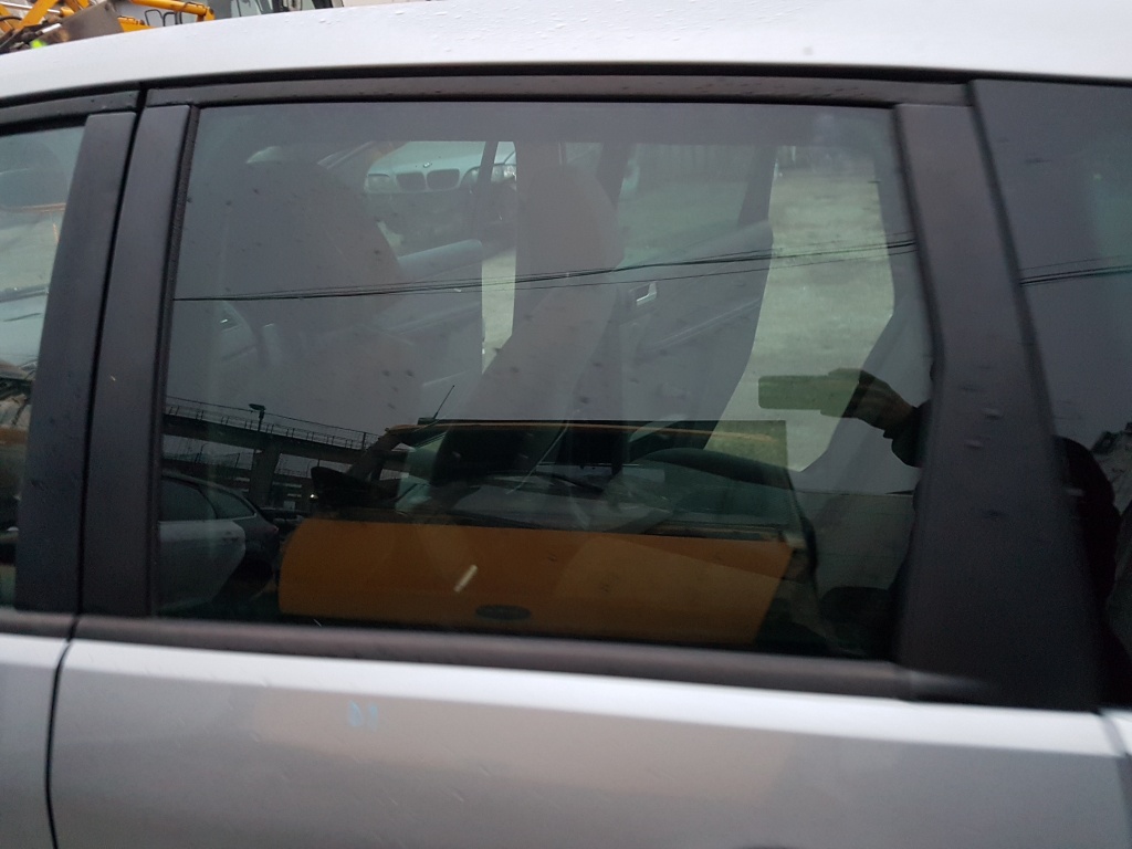 Geam / Sticla Usa / Portiera Stanga Spate Ford Focus C Max NFL 2004 - 2007