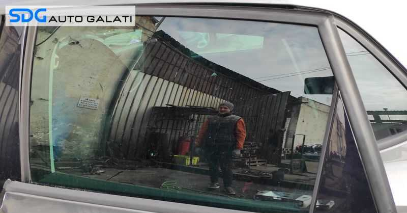 Geam Sticla Usa Portiera Stanga Spate VW Polo 6R 2009 - 2016