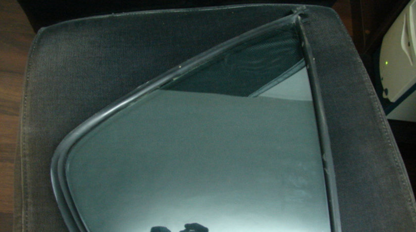 Geam triunghi dreapta spate BMW Seria 3 E36 [1990 - 2000] Sedan 325tds MT (143 hp)
