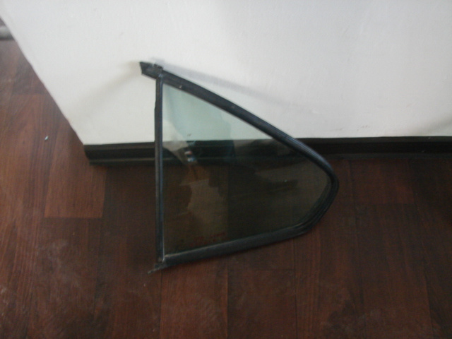 Geam triunghi stanga spate BMW Seria 3 E36 [1990 - 2000] Sedan 318i MT (113 hp)
