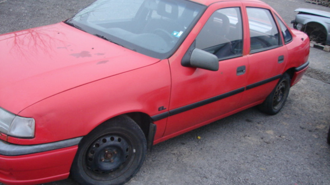 Geam triunghi stanga spate Opel Vectra A [1988 - 1995] Sedan 1.6 MT (75 hp) (86_ 87_)