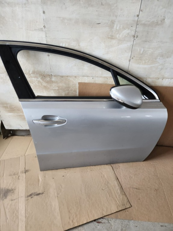 Geam usa dreapta fata Peugeot 508 combi an de fabricatie 2014