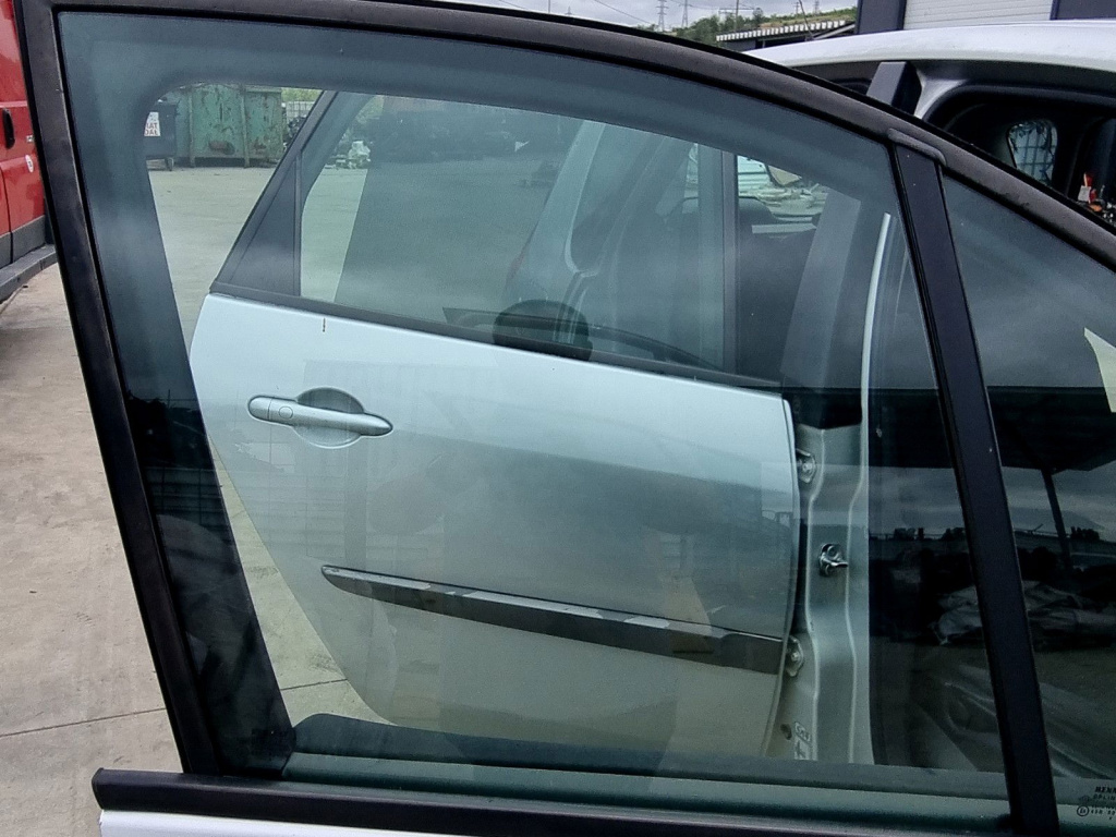 Geam usa dreapta fata Renault Scenic 2 [Fabr 2003-2008] 1.5 DCI K9K734 76KW / 103CP