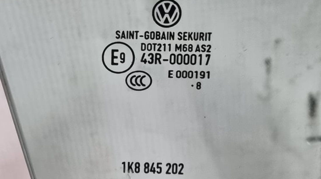 Geam usa dreapta fata VW Scirocco III cod piesa : 1K8845202