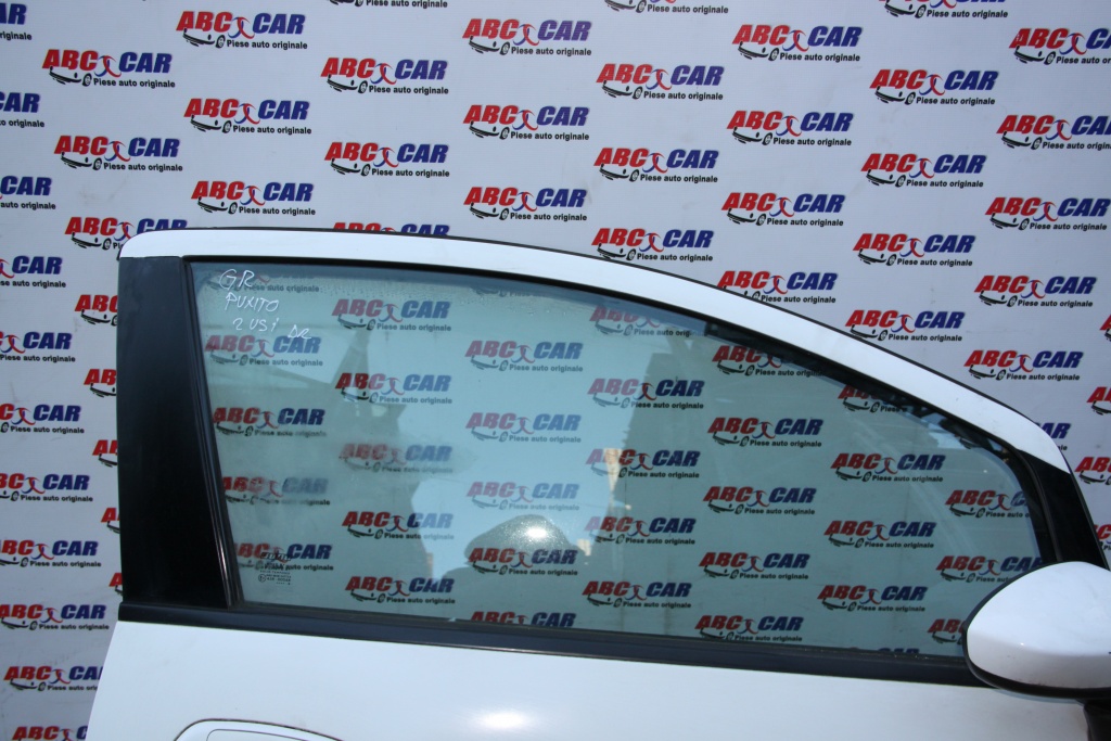 Geam usa dreapta Fiat Grande Punto in 2 usi model 2009