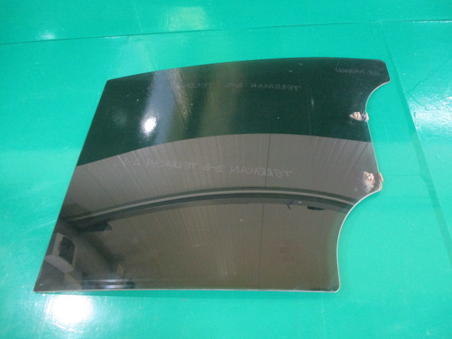 GEAM USA DREAPTA SPATE HYUNDAI TERRACAN FAB. 2001 – 2006 ⭐⭐⭐⭐⭐