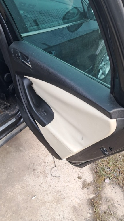Geam usa dreapta spate VW Passat B6 an 2007