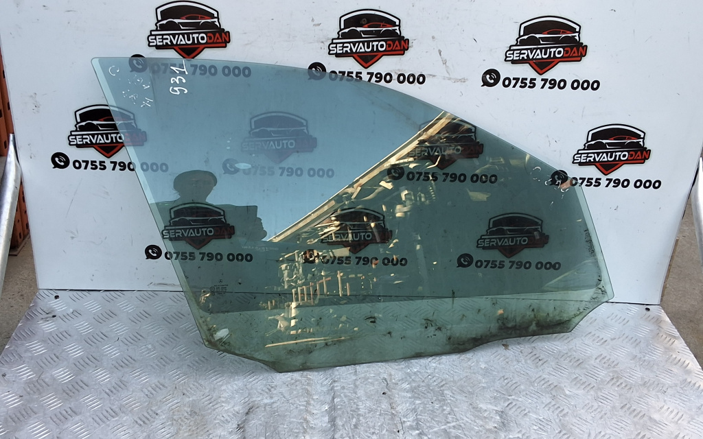 Geam usa fata dreapta Mercedes-Benz C-Class (2007->) [W204] 2.2 Motorina 2012, -