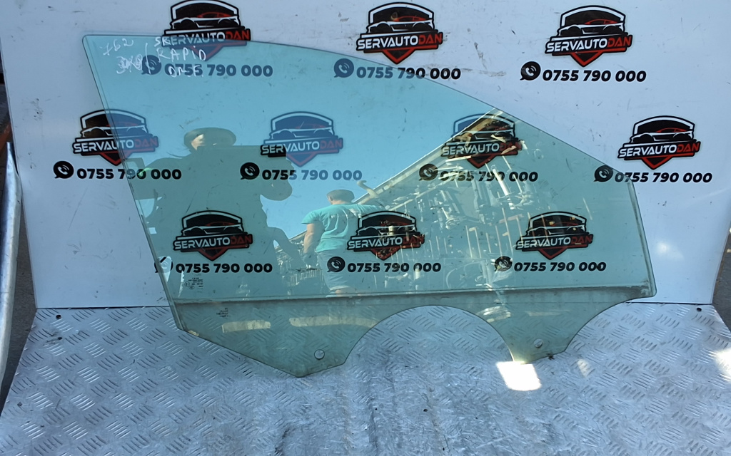 Geam usa fata dreapta Skoda Rapid (2012-