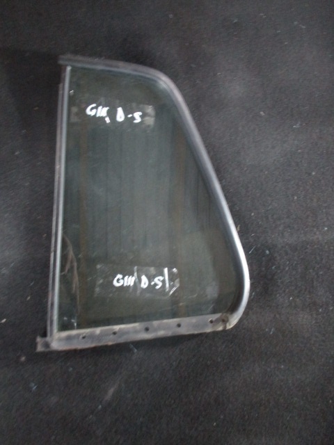 GEAM USA FIX / COLT DREAPTA SPATE VW GOLF 3 FAB. 1991 - 1998