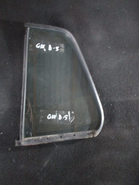 GEAM USA FIX / COLT DREAPTA SPATE VW GOLF 3 FAB. 1991 - 1998