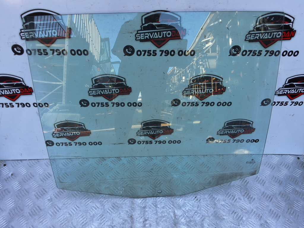 Geam usa spate dreapta Volkswagen Touran (2003-2006) 2.0 Motorina 2004, -