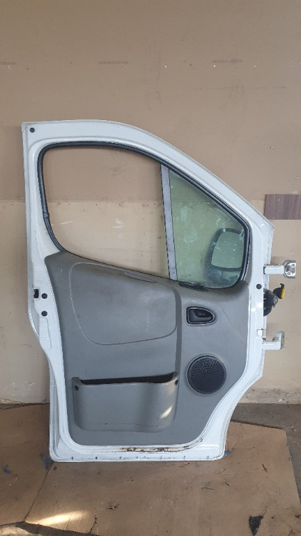 Geam usa stanga fata Nissan Primastar 2.0 dCi an de fabricatie 2013