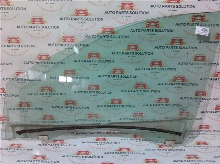 Geam usa stanga fata RENAULT Megane 3 an fabr.2011