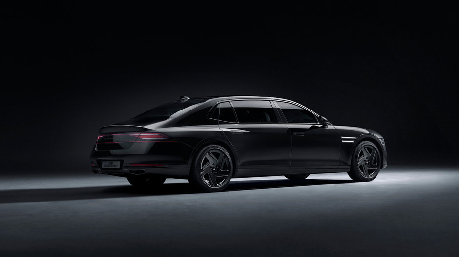 Genesis G90 Long Wheel Base Black