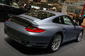 Geneva 2010: Porsche 911 Turbo S in lumina reflectoarelor