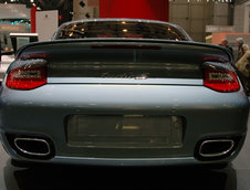 Geneva 2010: Porsche 911 Turbo S in lumina reflectoarelor