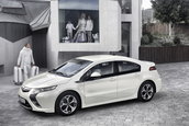 Geneva 2011: Opel duce mobilitatea de la Ampera spre conceptul Zafira Tourer