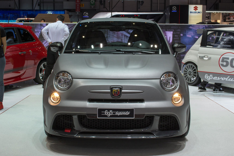 Geneva 2014: Abarth 695 Biposto, cel mai puternic produs al italienilor Geneva 2014: Abarth 695 Biposto, cel mai puternic produs al italienilor