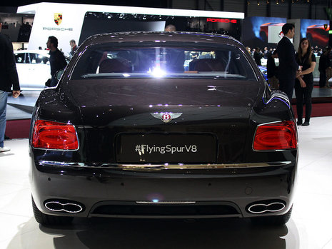 Geneva 2014: Bentley Continental GT Speed si Flying Spur V8