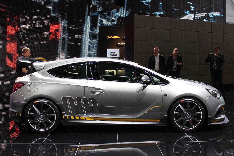 Geneva 2014: Opel Astra OPC Extreme