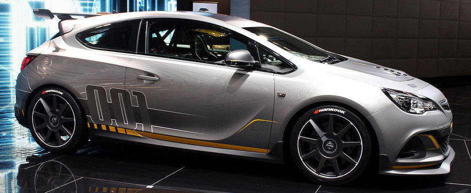 Geneva 2014: Opel dezlantuie noul Astra OPC Extreme!