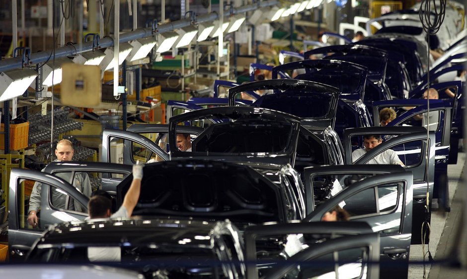 Germanii o critica, toata lumea o cumpara: 260.000 de unitati fabricate de Dacia in 2017 la Mioveni Germanii o critica, toata lumea o cumpara: 260.000 de unitati fabricate de Dacia in 2017 la Mioveni