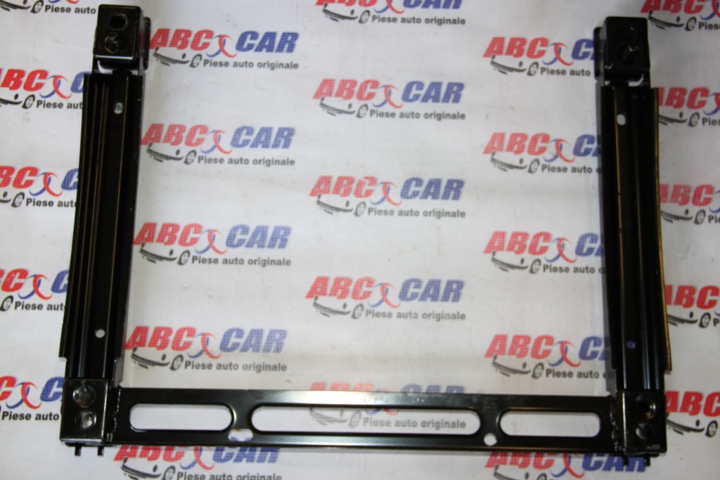 Ghidaj scaun Audi Q7 4M cod: 4M0881677A model 2017