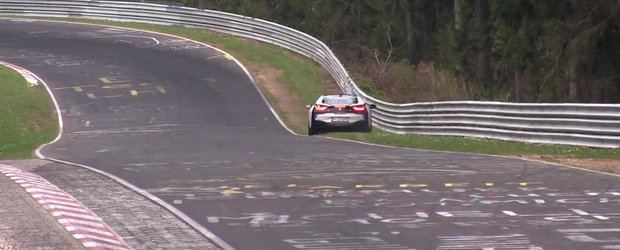 Gogule, probleme? Un BMW i8 se defecteaza dupa cateva ture la Nurburgring