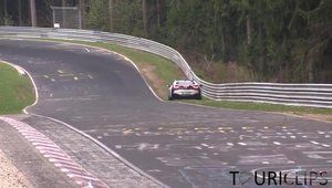 Gogule, probleme? Un BMW i8 se defecteaza dupa cateva ture la Nurburgring