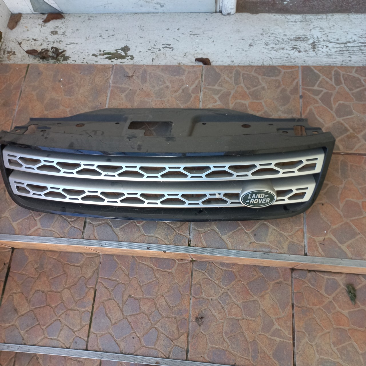 GRILĂ RADIATOR  DISCOVERY LAND ROVER HY32-8200-A OEM 2017 2018