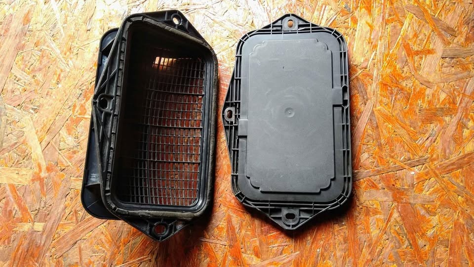 Grilă ventilație habitaclu, cu capac 1K0815479B/5P0941369/5P0815159