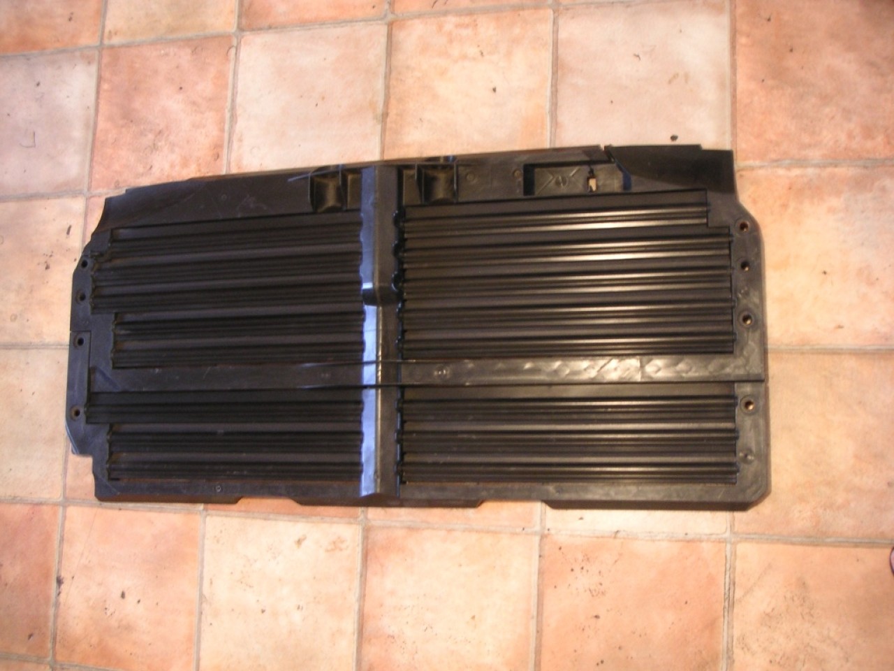 Grila activa aer radiator Mercedes Actros MP4