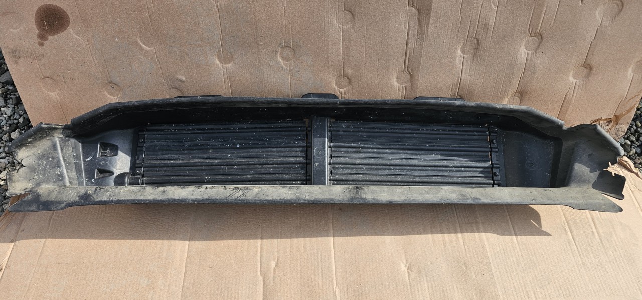 Grila activa inferioara cu clapete Volvo XC90 2015 2016 2017 2018 2019 2020