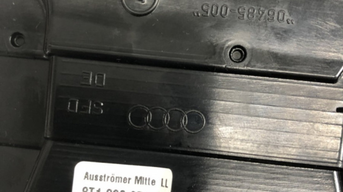 Grila aer bord Audi A4 B8 Avant 2.0 TDI Manual, 136cp sedan 2012 (8T1820902C)