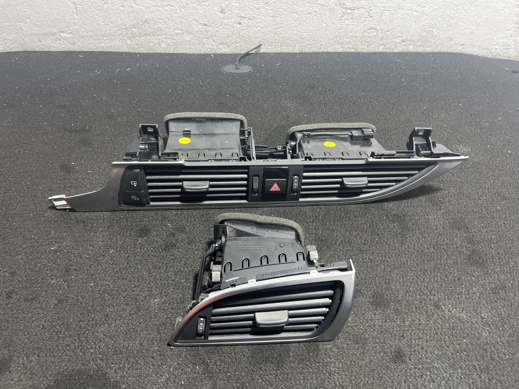 Grila aer bord Audi A6 C7 sedan 2013 (4G1820902)